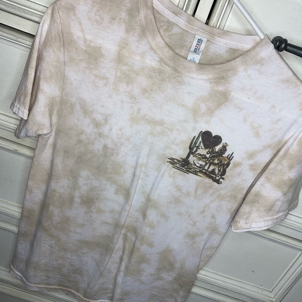 Lainey Wilson Tee